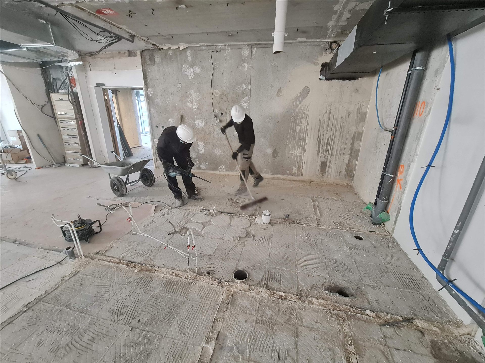 Opérateurs CURATEK pendant des travaux de curage